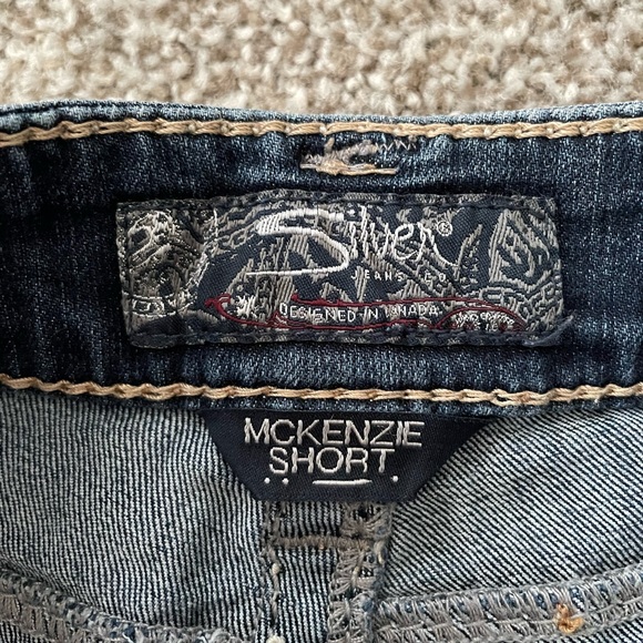 Silver Jeans Shorts size 28 - Picture 3 of 4